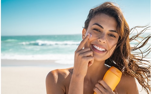 Protejează-ți pielea: Cât de des să reaplici crema solară?